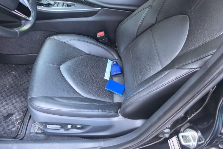 Used Toyota Avalon 2021 2.5L Luxury Edition Left Front Seat