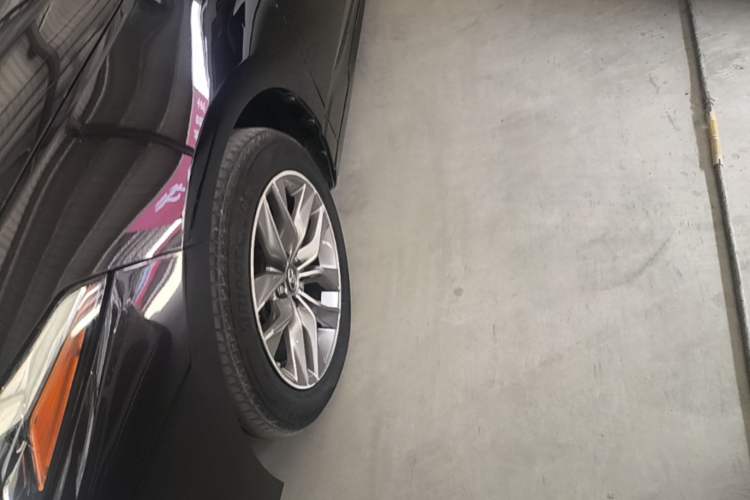 Used Toyota Avalon 2021 2.5L Luxury Edition Left Front Wheel Hub
