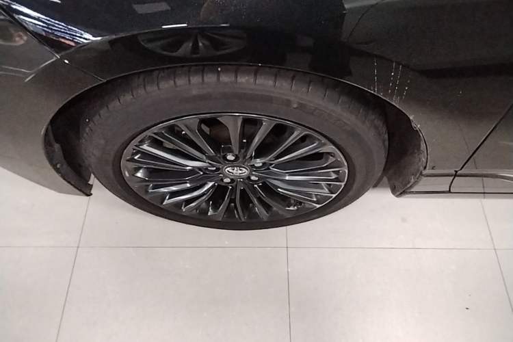 Used Toyota Avalon 2021 2.5L Luxury Edition Left Front Wheel Hub