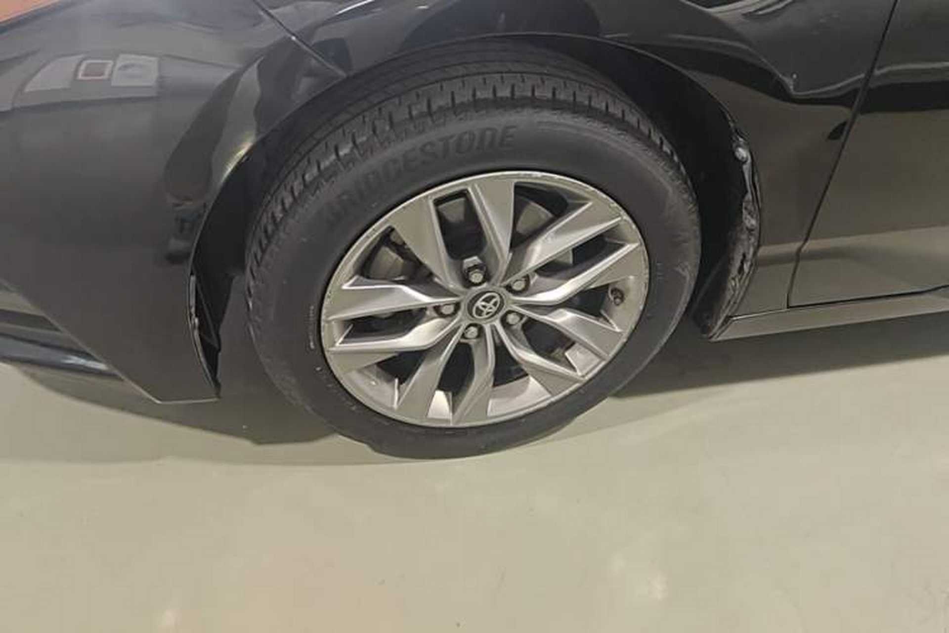 Used Toyota Avalon 2021 2.5L Luxury Edition Left Front Wheel Hub