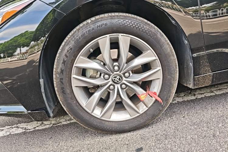 Used Toyota Avalon 2021 2.5L Luxury Edition Left Front Wheel Hub