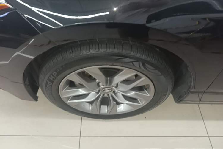 Used Toyota Avalon 2021 2.5L Luxury Edition Left Front Wheel Hub