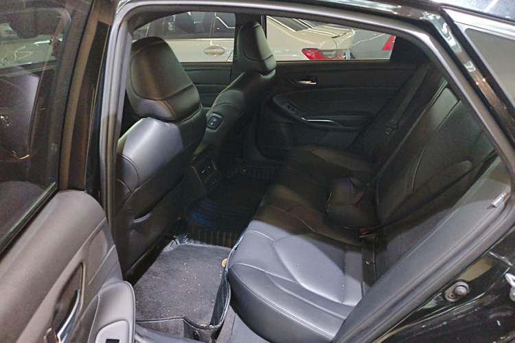 Used Toyota Avalon 2021 2.5L Luxury Edition Left Rear Seat