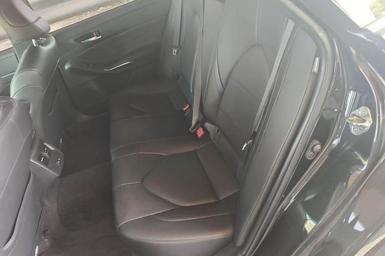 Used Toyota Avalon 2021 2.5L Luxury Edition Left Rear Seat