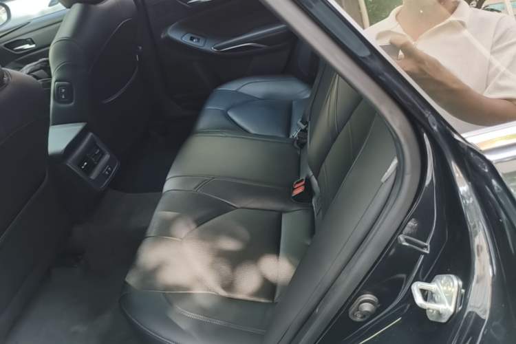 Used Toyota Avalon 2021 2.5L Luxury Edition Left Rear Seat