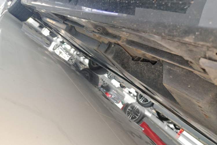 Used Toyota Avalon 2021 2.5L Luxury Edition Left Side Sill