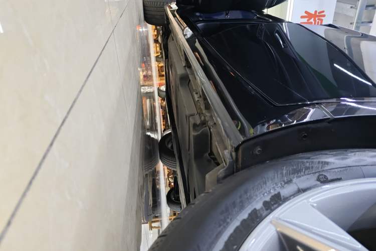 Used Toyota Avalon 2021 2.5L Luxury Edition Left Side Sill