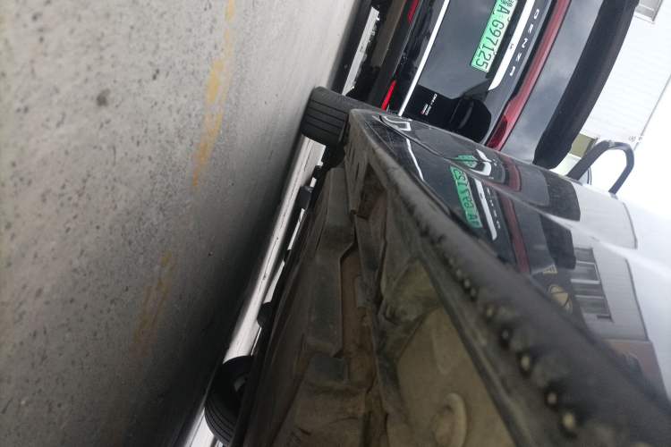 Used Toyota Avalon 2021 2.5L Luxury Edition Left Side Sill