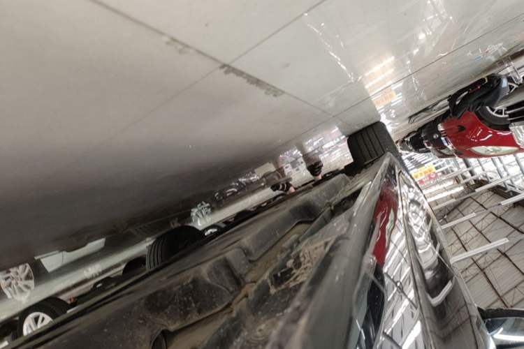 Used Toyota Avalon 2021 2.5L Touring Prestige SPORT Edition Left Side Sill