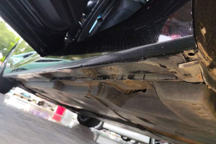 Used Toyota Avalon 2021 2.5L Touring Prestige SPORT Edition Left Side Sill