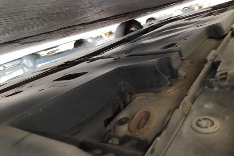 Used Toyota Avalon 2021 2.5L Luxury Edition Left Side Sill