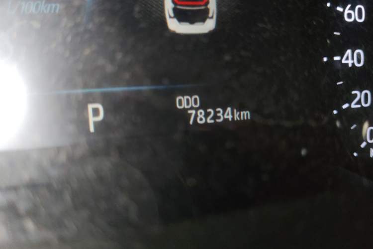 Used Toyota Avalon 2021 2.5L Luxury Edition Odometer Close Up