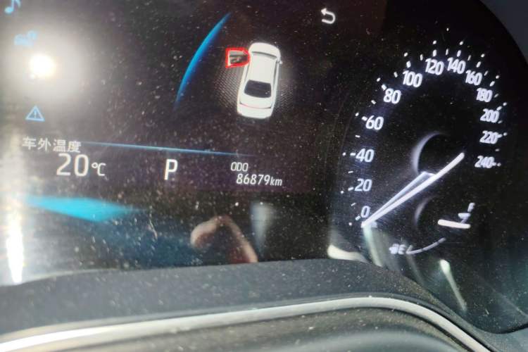 Used Toyota Avalon 2021 2.5L Luxury Edition Odometer Close Up