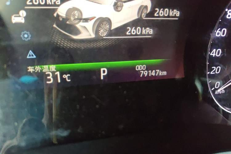 Used Toyota Avalon 2021 2.5L Touring Prestige SPORT Edition Odometer Close Up