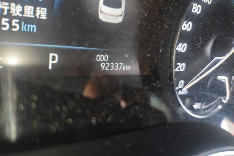 Used Toyota Avalon 2021 2.5L Touring Prestige SPORT Edition Odometer Close Up