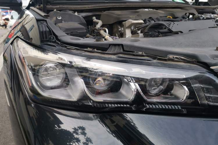 Used Toyota Avalon 2021 2.5L Luxury Edition Right Front Headlight