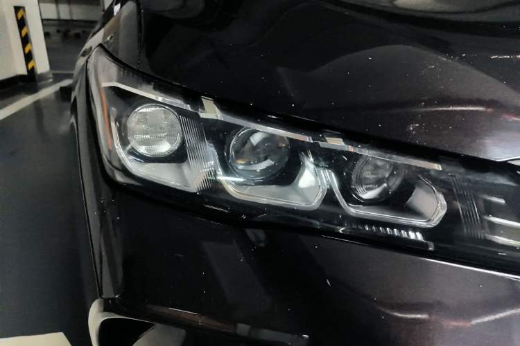 Used Toyota Avalon 2021 2.5L Luxury Edition Right Front Headlight