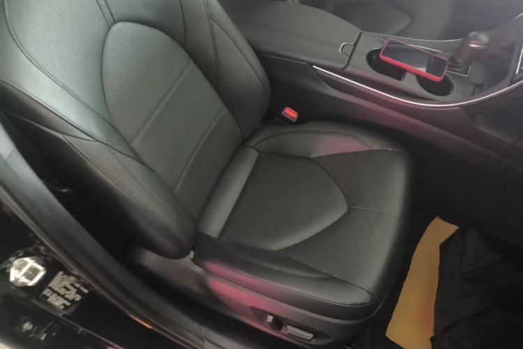 Used Toyota Avalon 2021 2.5L Luxury Edition Right Front Seat