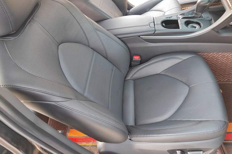 Used Toyota Avalon 2021 2.5L Luxury Edition Right Front Seat