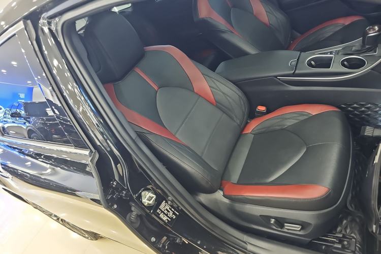 Used Toyota Avalon 2021 2.5L Touring Prestige SPORT Edition Right Front Seat