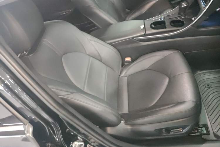 Used Toyota Avalon 2021 2.5L Luxury Edition Right Front Seat