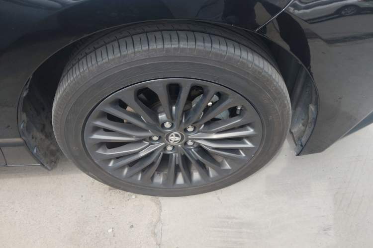 Used Toyota Avalon 2021 2.5L Touring Prestige SPORT Edition Right Front Wheel Hub
