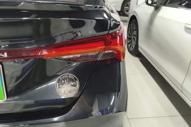Used Toyota Avalon 2021 2.5L Luxury Edition Right Rear Taillight