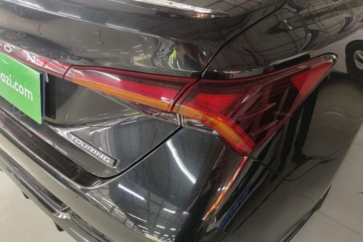 Used Toyota Avalon 2021 2.5L Touring Prestige SPORT Edition Right Rear Taillight