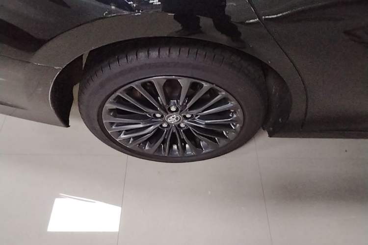 Used Toyota Avalon 2021 2.5L Luxury Edition Right Rear Wheel Hub