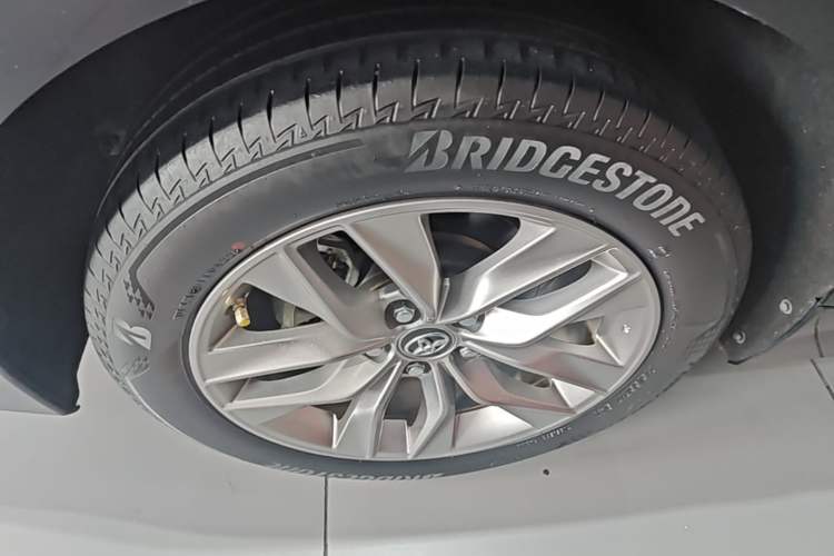 Used Toyota Avalon 2021 2.5L Luxury Edition Right Rear Wheel Hub
