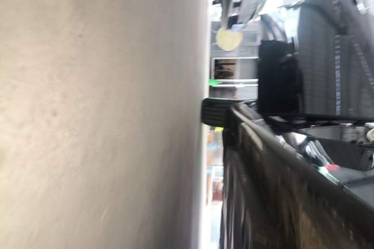 Used Toyota Avalon 2021 2.5L Luxury Edition Right Side Sill