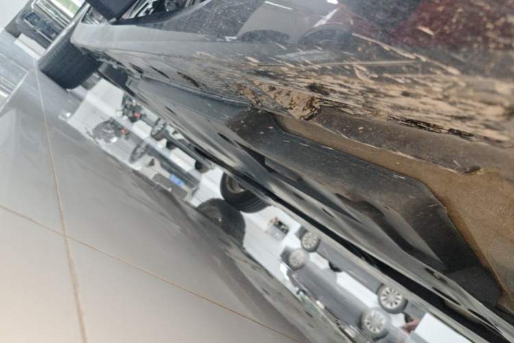 Used Toyota Avalon 2021 2.5L Luxury Edition Right Side Sill