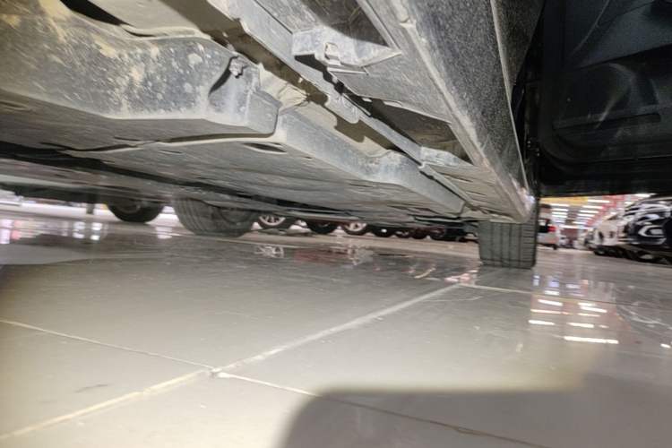 Used Toyota Avalon 2021 2.5L Touring Prestige SPORT Edition Right Side Sill