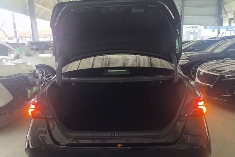 Used Toyota Avalon 2021 2.5L Luxury Edition Trunk