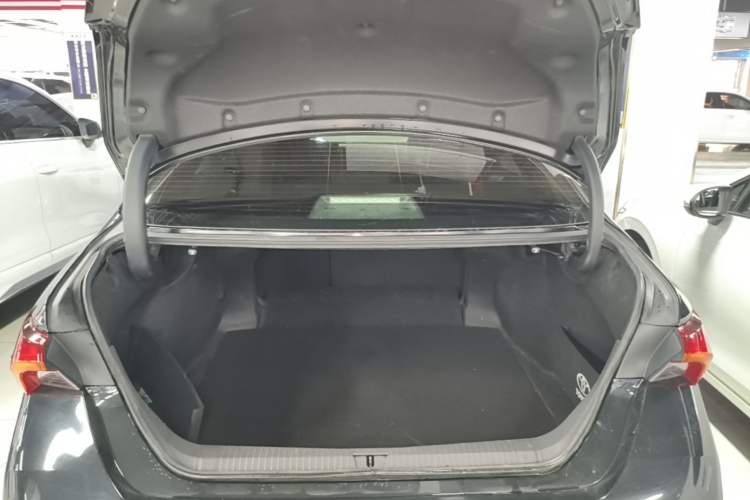 Used Toyota Avalon 2021 2.5L Luxury Edition Trunk