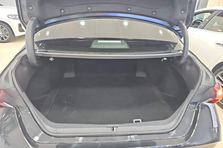Used Toyota Avalon 2021 2.5L Touring Prestige SPORT Edition Trunk