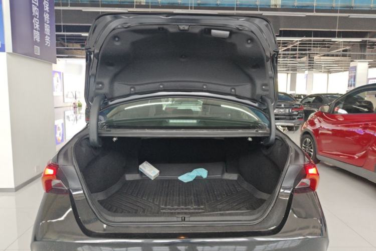 Used Toyota Avalon 2021 2.5L Luxury Edition Trunk