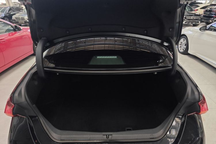 Used Toyota Avalon 2021 2.5L Luxury Edition Trunk