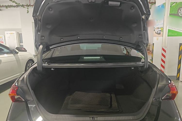 Used Toyota Avalon 2021 2.5L Luxury Edition Trunk