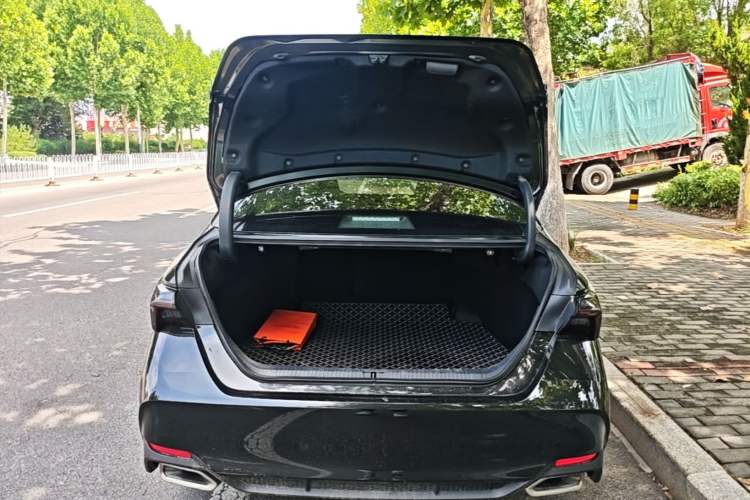 Used Toyota Avalon 2021 2.5L Luxury Edition Trunk
