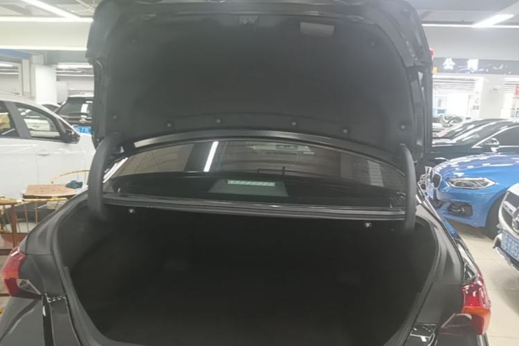 Used Toyota Avalon 2021 2.5L Luxury Edition Trunk