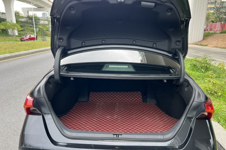 Used Toyota Avalon 2021 2.5L Luxury Edition Trunk