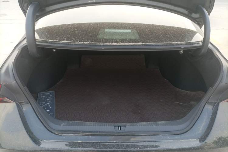 Used Toyota Avalon 2021 2.5L Luxury Edition Trunk