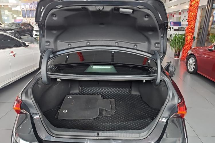 Used Toyota Avalon 2021 2.5L Luxury Edition Trunk