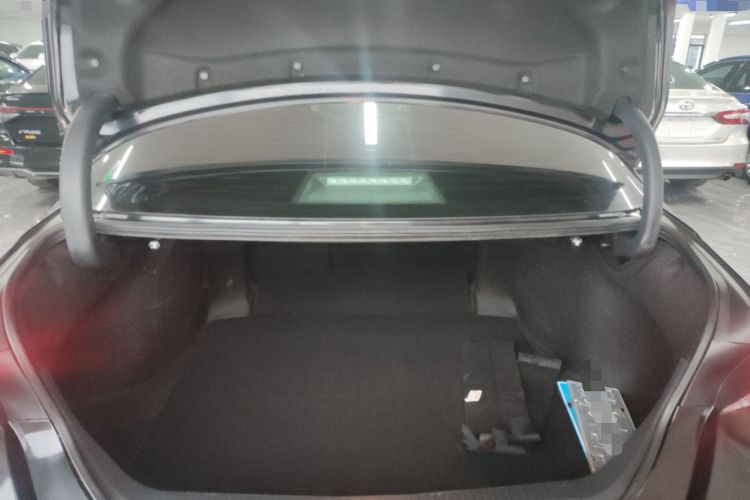 Used Toyota Avalon 2021 2.5L Luxury Edition Trunk