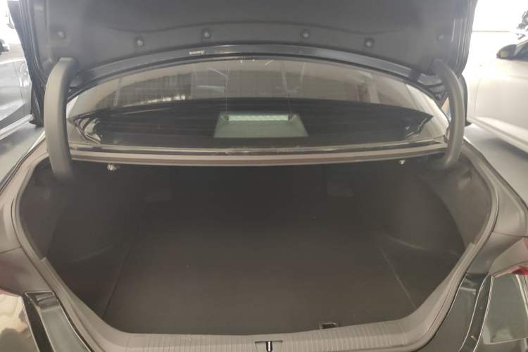 Used Toyota Avalon 2021 2.5L Luxury Edition Trunk