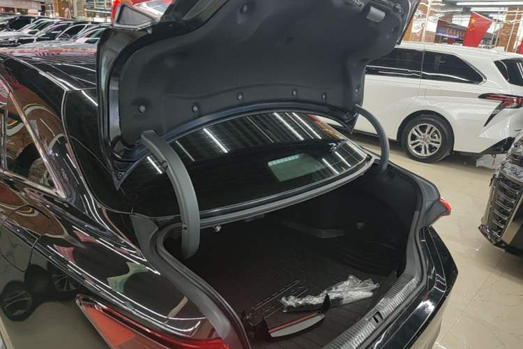 Used Toyota Avalon 2021 2.5L Luxury Edition Trunk