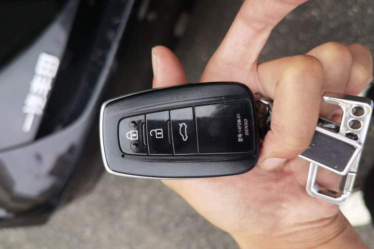 Used Toyota Avalon 2021 2.5L Luxury Edition Vehicle Key