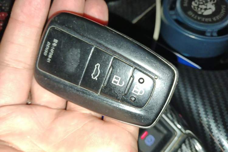 Used Toyota Avalon 2021 2.5L Luxury Edition Vehicle Key