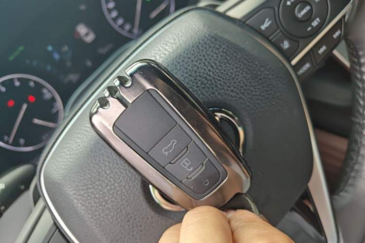Used Toyota Avalon 2021 2.5L Touring Prestige SPORT Edition Vehicle Key